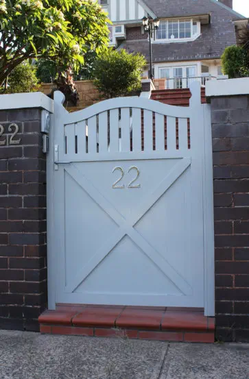 White Replica Heritage Gate